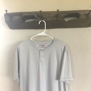 T-shirt with snap buttons